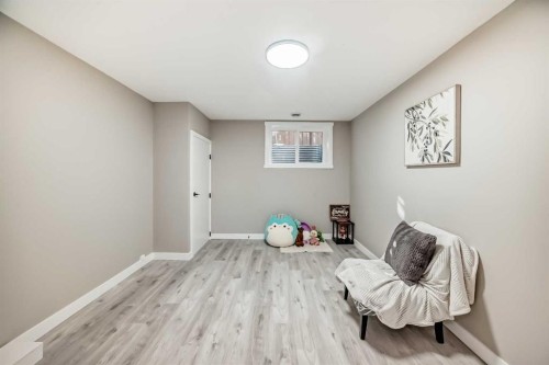 1923 9A Avenue Ne, Calgary, AB - Indoor Photo Showing Other Room
