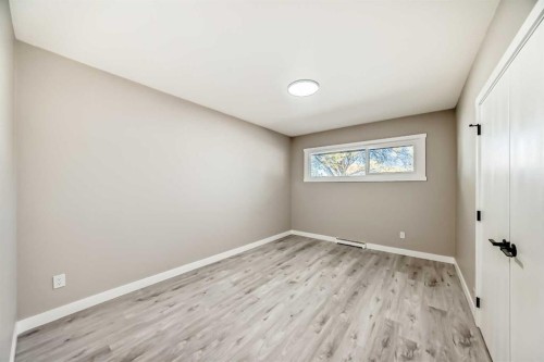 1923 9A Avenue Ne, Calgary, AB - Indoor Photo Showing Other Room