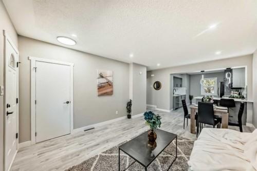 1923 9A Avenue Ne, Calgary, AB - Indoor
