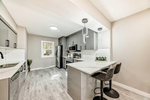 1923 9A Avenue Ne, Calgary, AB - Indoor Photo Showing Kitchen