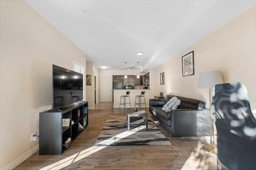 240-60 Royal Oak Plaza Nw, Calgary, AB - Indoor Photo Showing Living Room
