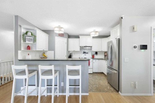 206 Mt Aberdeen Manor Se, Calgary, AB - Indoor Photo Showing Kitchen