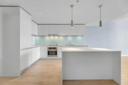 2208-1122 3 Street Se, Calgary, AB - Indoor Photo Showing Kitchen With Upgraded Kitchen