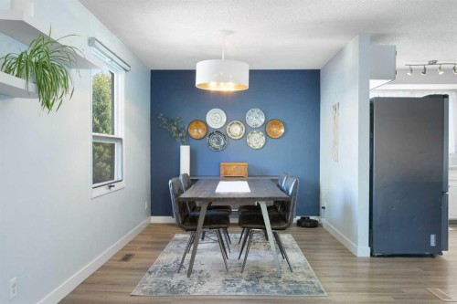 27 Deercrest Close Se, Calgary, AB - Indoor Photo Showing Dining Room