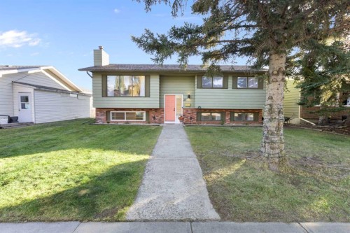 27 Deercrest Close Se, Calgary, AB - Outdoor With Facade
