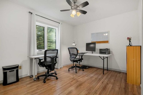 907 Shawnee Drive Sw, Calgary, AB - Indoor Photo Showing Office