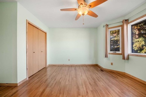 907 Shawnee Drive Sw, Calgary, AB - Indoor Photo Showing Other Room