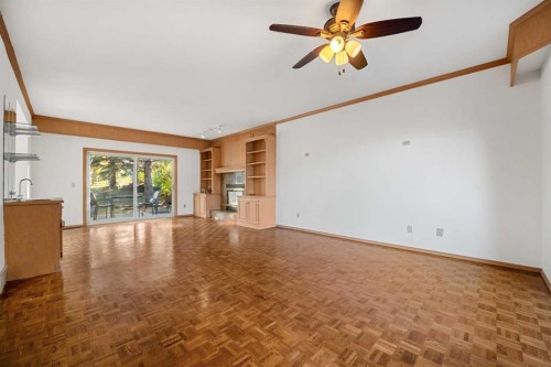 907 Shawnee Drive Sw, Calgary, AB - Indoor Photo Showing Other Room