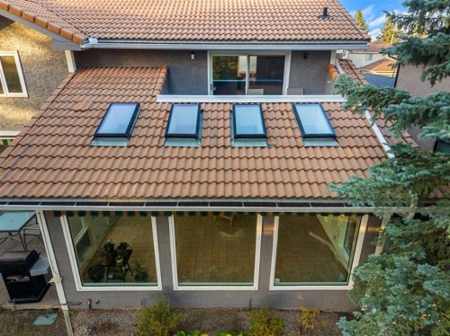 907 Shawnee Drive Sw, Calgary, AB - Outdoor With Exterior