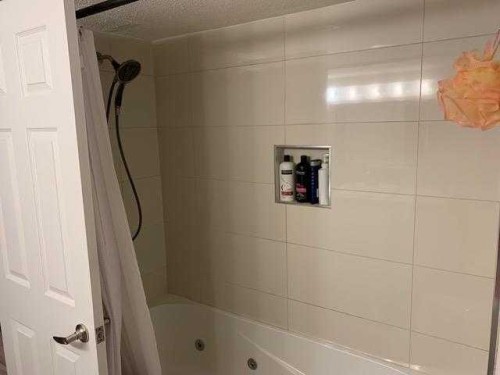 340-1001 13 Avenue Sw, Calgary, AB - Indoor Photo Showing Bathroom