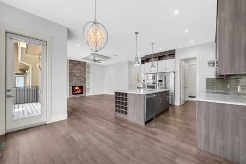 127 Evansview Road Nw, Calgary, AB - Indoor Photo Showing Kitchen With Upgraded Kitchen