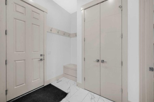 127 Evansview Road Nw, Calgary, AB - Indoor Photo Showing Other Room