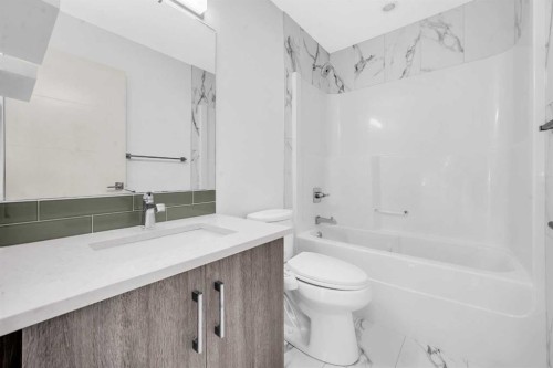 127 Evansview Road Nw, Calgary, AB - Indoor Photo Showing Bathroom