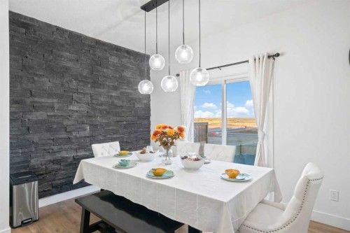 818 Edgefield Street, Strathmore, AB - Indoor Photo Showing Dining Room