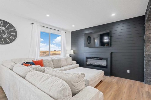 818 Edgefield Street, Strathmore, AB - Indoor With Fireplace
