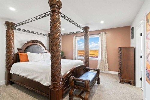 818 Edgefield Street, Strathmore, AB - Indoor Photo Showing Bedroom