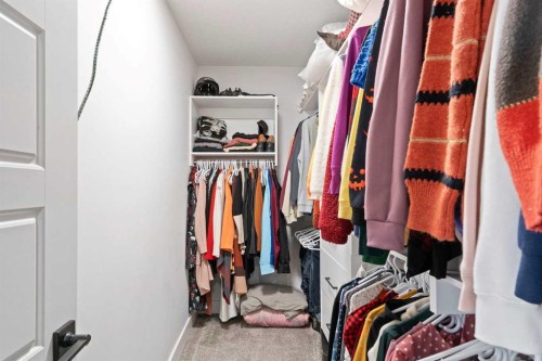 818 Edgefield Street, Strathmore, AB - Indoor With Storage