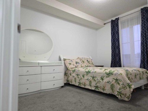 2204-333 Taravista Drive Ne, Calgary, AB - Indoor Photo Showing Bedroom
