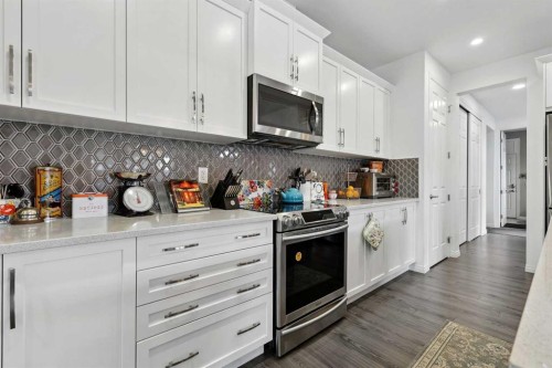 261 Carrington Circle Nw, Calgary, AB - Indoor Photo Showing Kitchen With Upgraded Kitchen