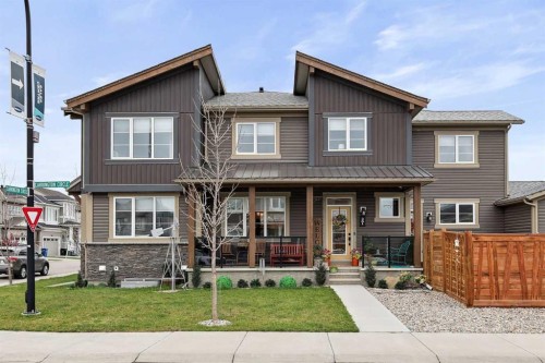 261 Carrington Circle NW Calgary, AB T3P 0Y6