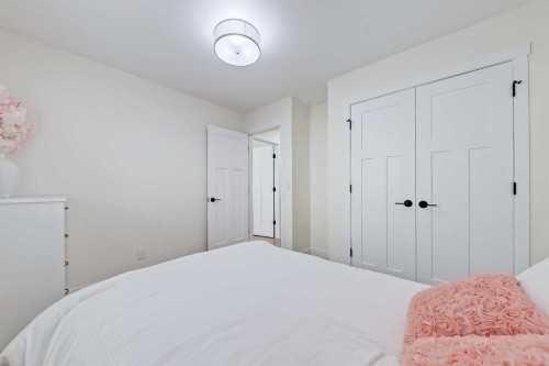 5219 Valiant Drive Nw, Calgary, AB - Indoor Photo Showing Bedroom