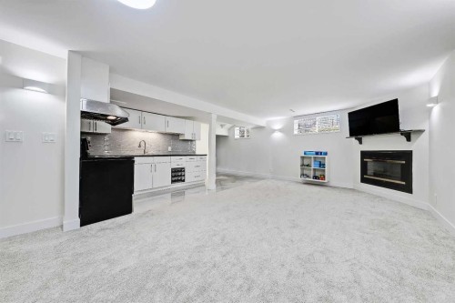 5219 Valiant Drive Nw, Calgary, AB - Indoor Photo Showing Kitchen