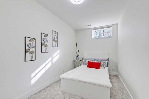 5219 Valiant Drive Nw, Calgary, AB - Indoor Photo Showing Bedroom