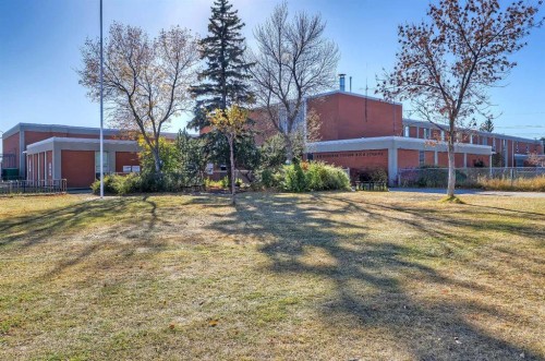 5219 Valiant Drive Nw, Calgary, AB - Outdoor