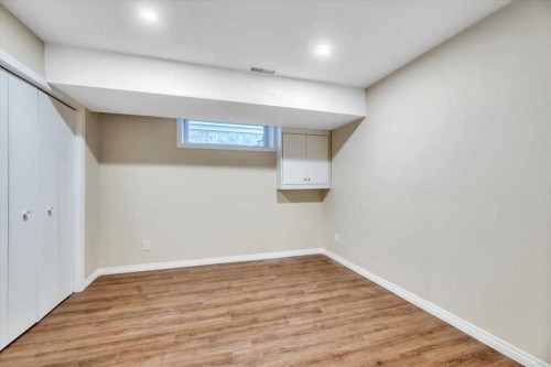 144 Prestwick Avenue, Calgary, AB - Indoor Photo Showing Other Room