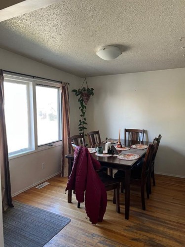 5930&5932 Trollinger Street Ne, Calgary, AB - Indoor Photo Showing Dining Room