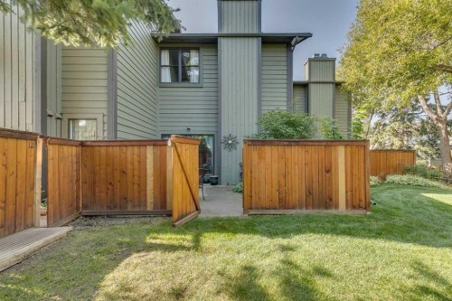 11-10030 Oakmoor Way Sw, Calgary, AB - Outdoor