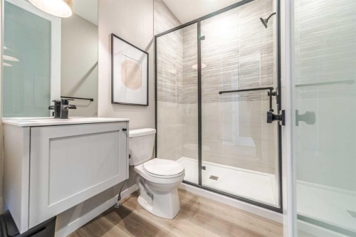 191 Lucas Common Nw, Calgary, AB - Indoor Photo Showing Bathroom