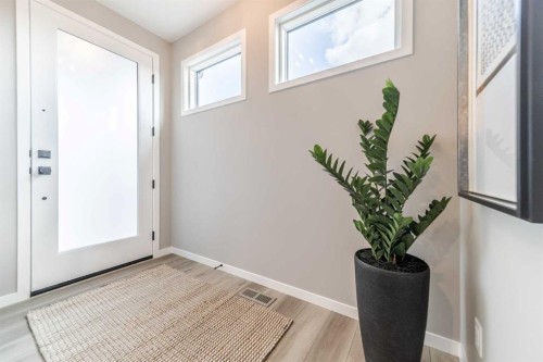 191 Lucas Common Nw, Calgary, AB - Indoor Photo Showing Other Room