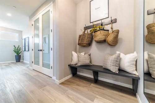 191 Lucas Common Nw, Calgary, AB - Indoor Photo Showing Other Room