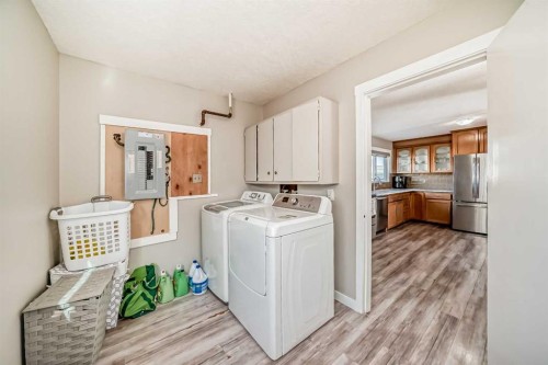 5414 Valentine Crescent Se, Calgary, AB - Indoor Photo Showing Laundry Room