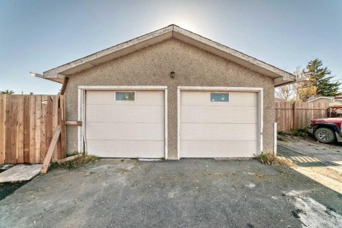 5414 Valentine Crescent Se, Calgary, AB - Outdoor With Exterior