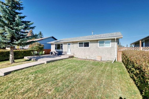 5414 Valentine Crescent Se, Calgary, AB - Outdoor