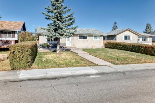 5414 Valentine Crescent Se, Calgary, AB - Outdoor