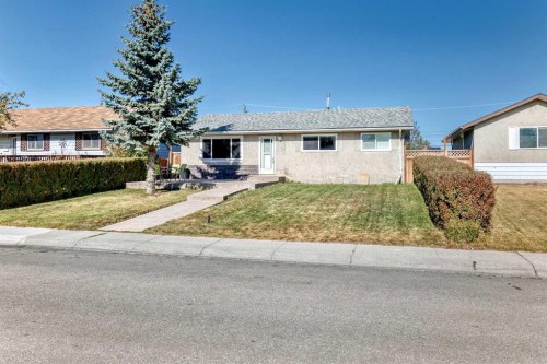 5414 Valentine Crescent Se, Calgary, AB - Outdoor