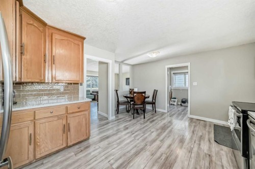 5414 Valentine Crescent Se, Calgary, AB - Indoor
