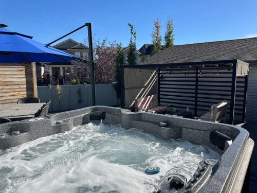 64 Elgin Meadows Manor Se, Calgary, AB - Outdoor