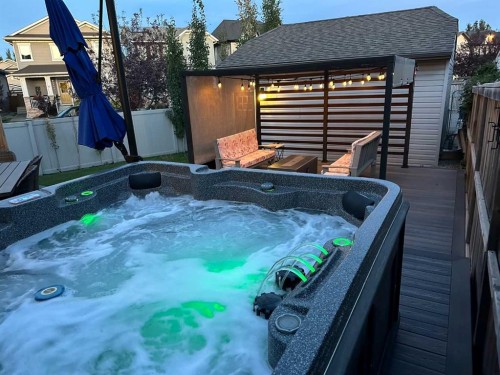 64 Elgin Meadows Manor Se, Calgary, AB - Outdoor