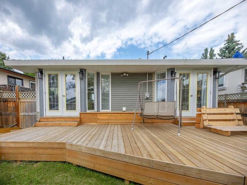 477 72 Avenue Ne, Calgary, AB - Outdoor With Deck Patio Veranda