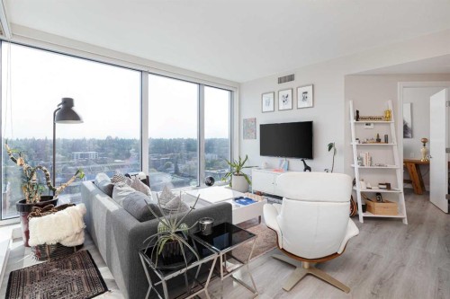 1702-817 15 Avenue Sw, Calgary, AB - Indoor Photo Showing Living Room