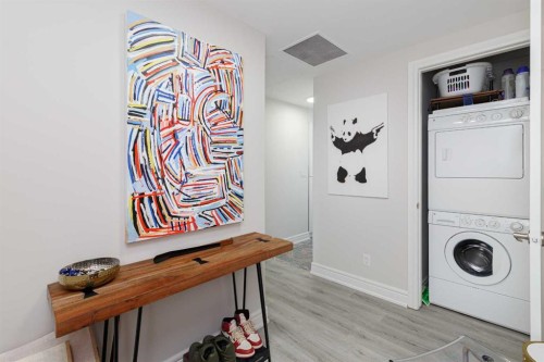 1702-817 15 Avenue Sw, Calgary, AB - Indoor Photo Showing Laundry Room