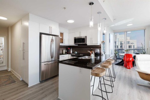 1702-817 15 Avenue Sw, Calgary, AB - Indoor Photo Showing Kitchen With Double Sink With Upgraded Kitchen