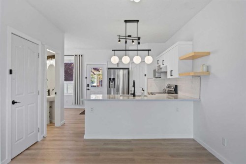 201-2066 Luxstone Boulevard Sw, Airdrie, AB - Indoor