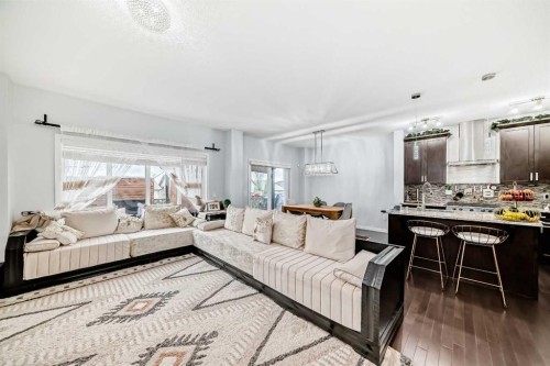 165 Hillcrest Drive Sw, Airdrie, AB - Indoor Photo Showing Living Room