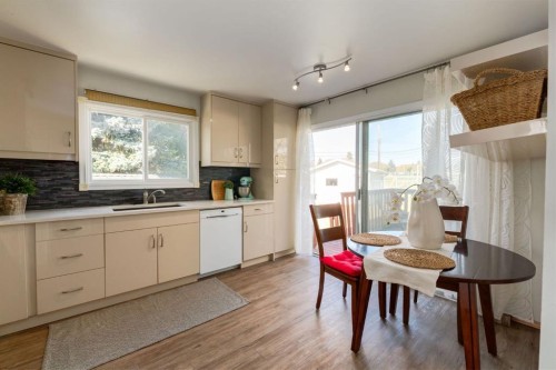 90 Allandale Close Se, Calgary, AB - Indoor