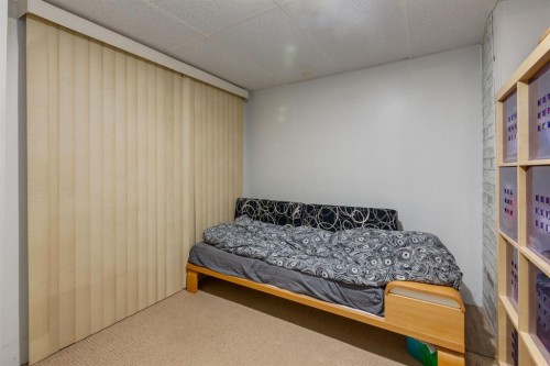 90 Allandale Close Se, Calgary, AB - Indoor Photo Showing Bedroom